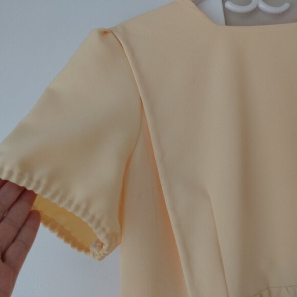 Formal Yellow Amish Mennonite Cape Dress 42"B 37"W Reverse Satin Bow Belt Modest - Picture 8 of 14